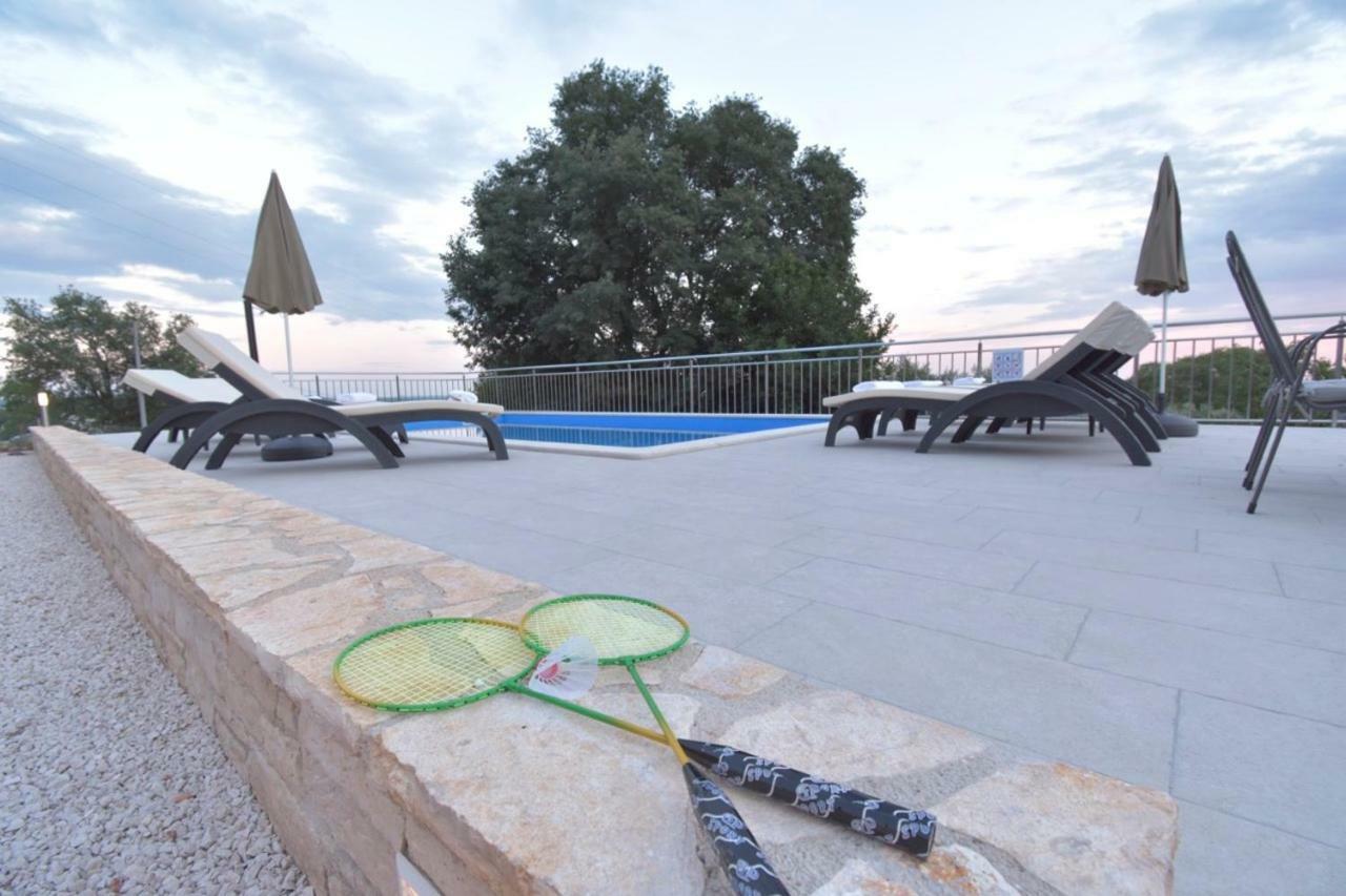 Kuca Legovic Villa Kastelir Exterior photo