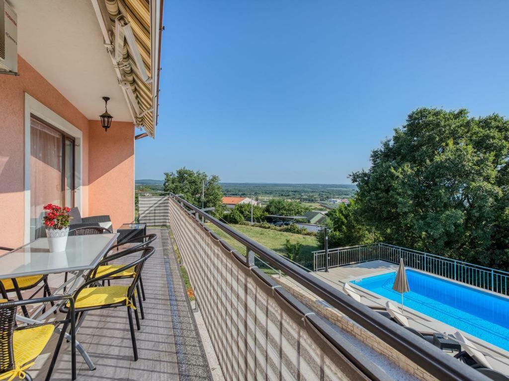 Kuca Legovic Villa Kastelir Exterior photo